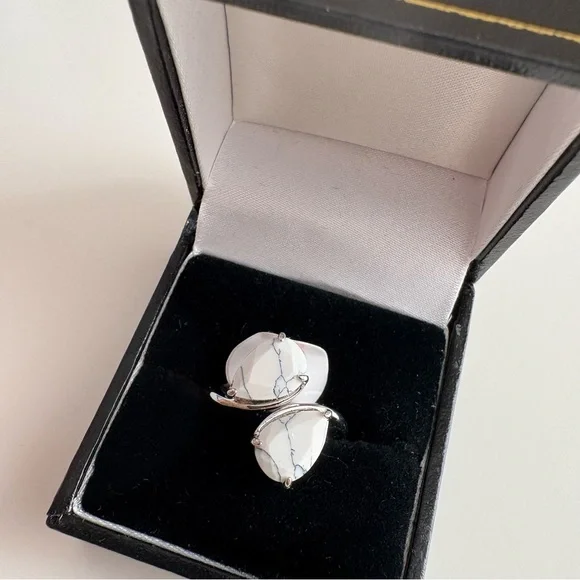 Bomb Party To Have & Hold Ring RG13258 Howlite Magnesite Rhodium Plating - Picture 6 of 8